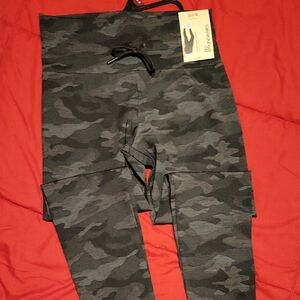 No Boundaries Dark Camo Leggings